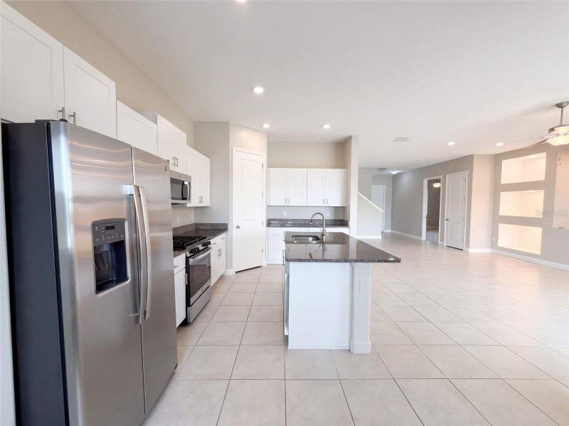 6 bedroom Single Family Residence at 9430 Channing Hill Drive, Belmont South Ph 2F, Ruskin — photo 2