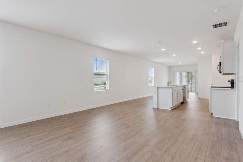4 bedroom Single Family Residence at 5198 Blanket Flower Street, Crossroads At Kelly Park, Apopka — photo 4