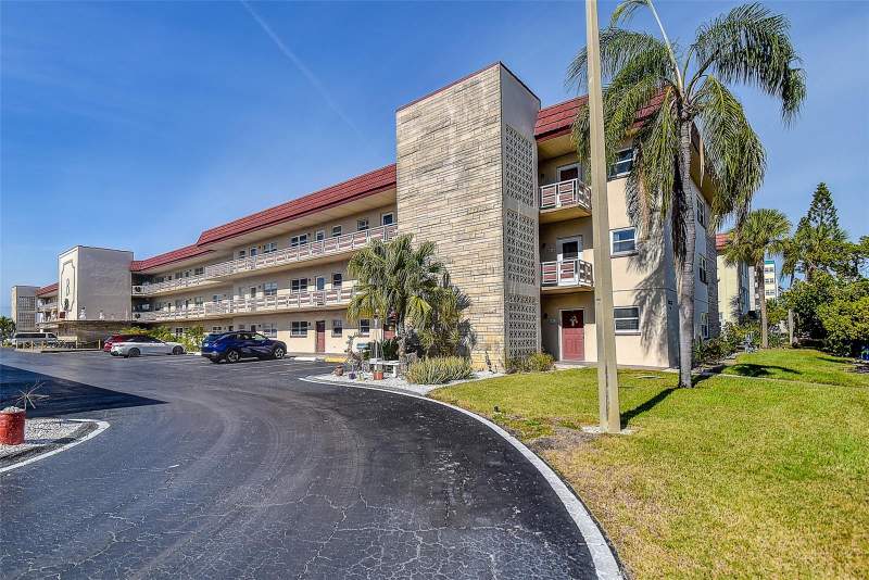2 bedroom Condominium at 3010 59th Street #301, Town Shores Of Gulfport, Gulfport — photo 3