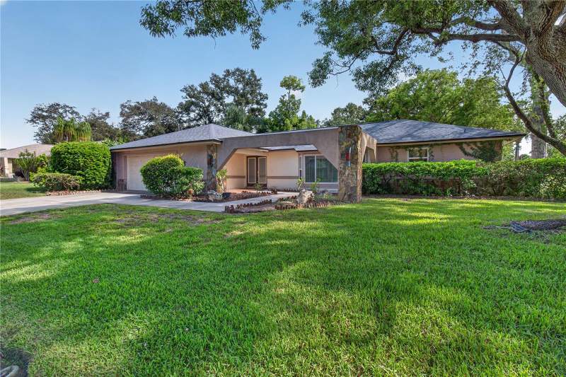 4 bedroom Single Family Residence at 10 Linden Lane, Westlake Village, Palm Harbor — photo 2