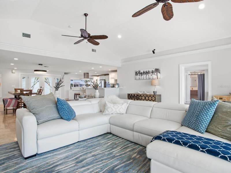 4 bedroom Single Family Residence at 1028 79th Street, South Cswy Isle Yacht Club 2nd Add, St Petersburg — photo 5