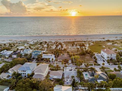 1024 Eldorado Avenue, Clearwater Beach FL - photo 11 of 23