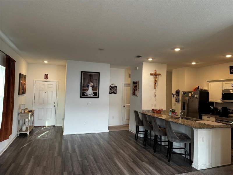 3 bedroom Single Family Residence at 927 Kelly Fern Loop, South Haven, Ruskin — photo 2