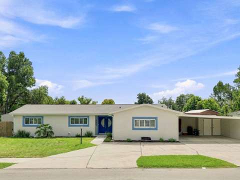 1303 SE Kings Bay Drive, home for sale in Crystal River 34429
