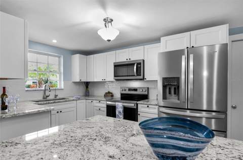 4946 Blue Heron Drive, New Port Richey FL - photo 16 of 87
