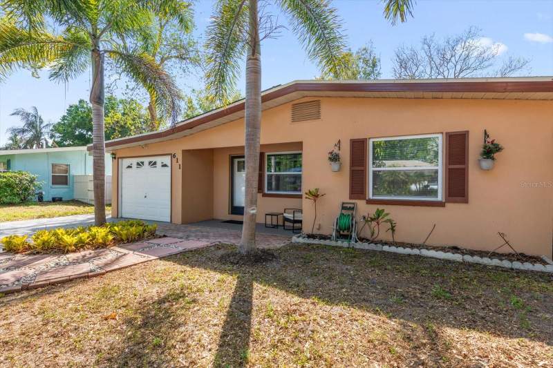 3 bedroom Single Family Residence at 611 11th Street, Lucymar 5th Add, Largo — photo 2