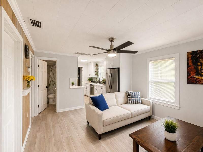 4 bedroom Single Family Residence at 217 50th Ter N, Harcourt Blk G, Lot 23 Less N 7FT, St Petersburg — photo 4
