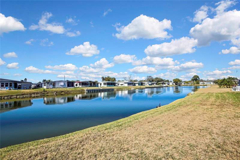 2 bedroom Manufactured Home at 3141 Nantucket Drive, Tanglewood Mobile Village, Holiday — photo 3