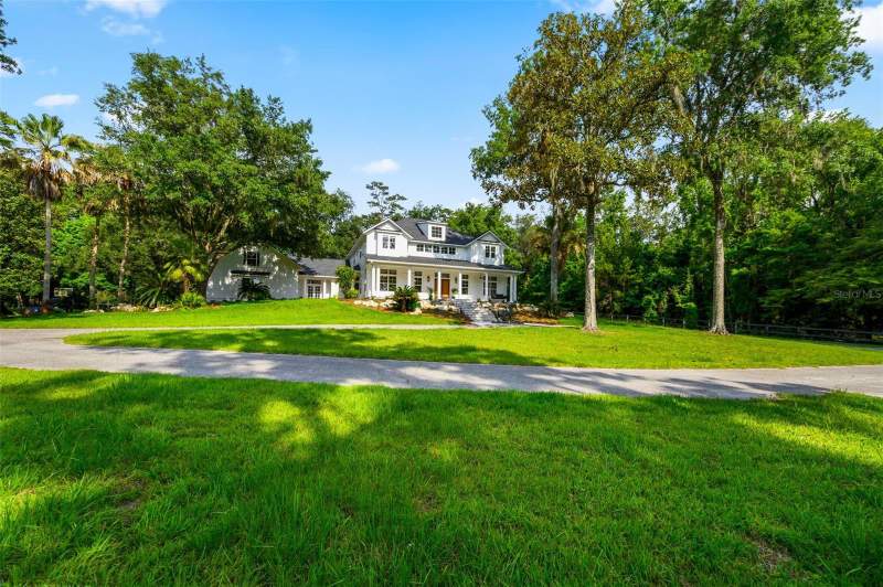 7 bedroom Single Family Residence at 9809 NW 59th Terrace, Sanctuary Oaks, Gainesville — photo 2