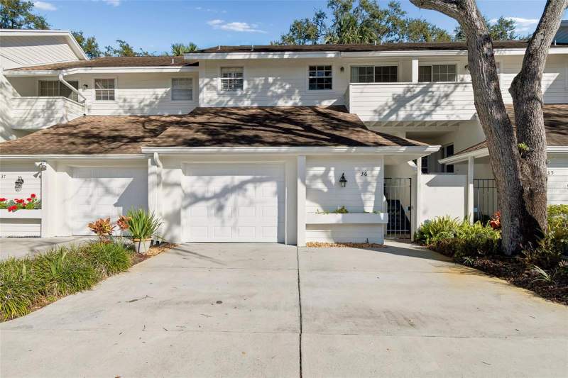 Colony Oaks Townhomes
