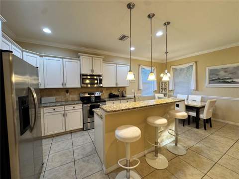 11048 Paradise Point Way, New Port Richey FL - photo 9 of 38
