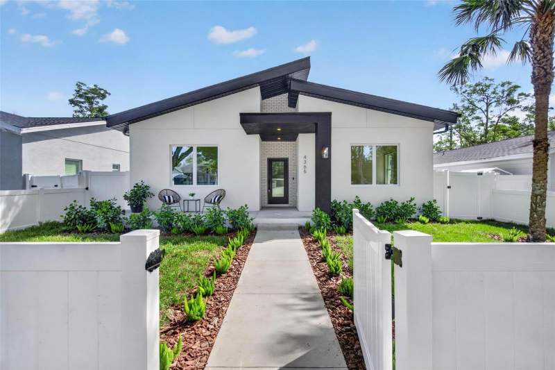 4 bedroom Single Family Residence at 4365 Iris Street, New Home Sub, St Petersburg — photo 2