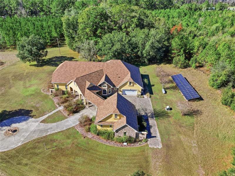 4 bedroom Single Family Residence at 18604 NW 262 Avenue, Alachua, Alachua — photo 2