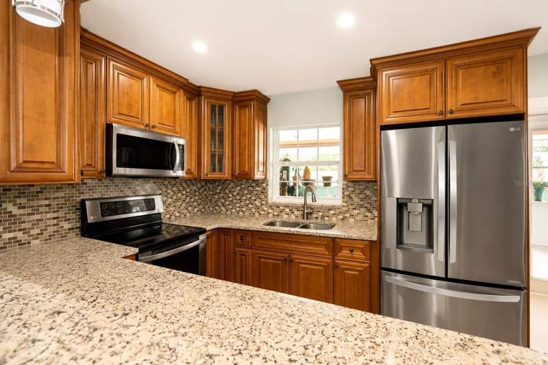 4 bedroom Single Family Residence at 4409 W Hanna Avenue, West Park Estates Unit 3 Re, Tampa — photo 5
