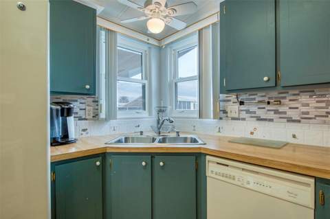 83 Pelican Drive, Oldsmar FL - photo 10 of 40