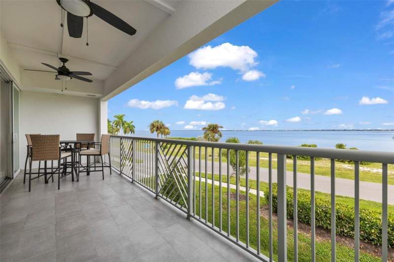2 bedroom Condominium at 1425 Park Beach Circle #124, Paradise Pointe, Punta Gorda — photo 2