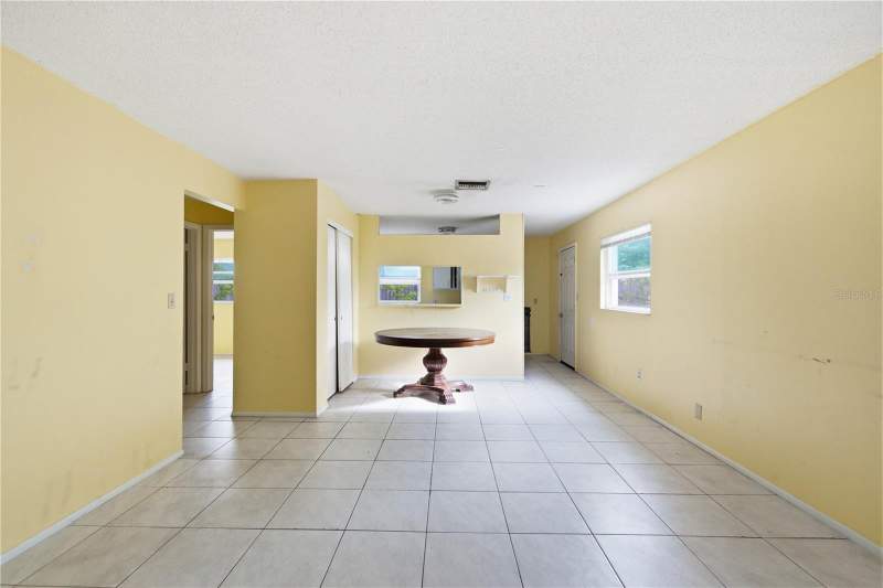 4 bedroom Single Family Residence at 1615 Palm Way, Coral Heights Sub, Largo — photo 2