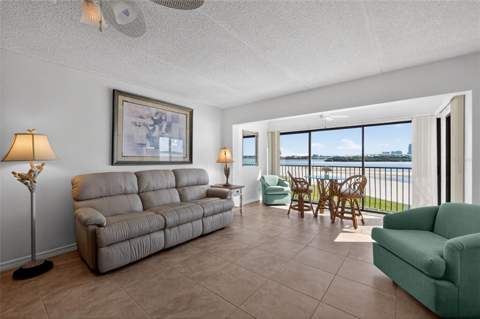 865 S Gulfview Boulevard #207, Clearwater Beach FL - photo 9 of 49