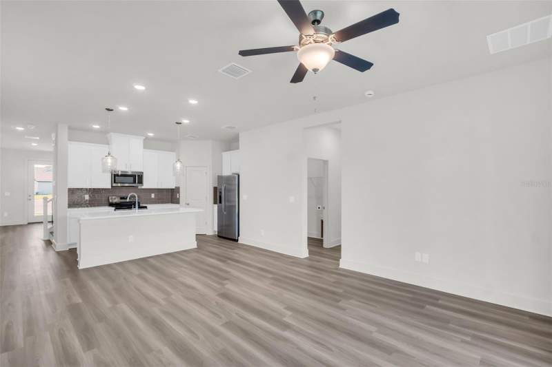 3 bedroom Single Family Residence at 13718 Homeridge Court, Emerald Fields, Hudson — photo 5
