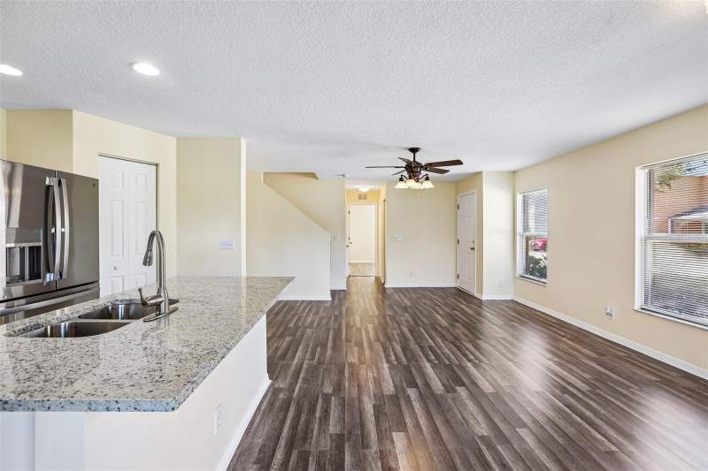 4 bedroom Townhouse at 2520 Colony Reed Lane, Sunset Pointe Twnhms, Clearwater — photo 2