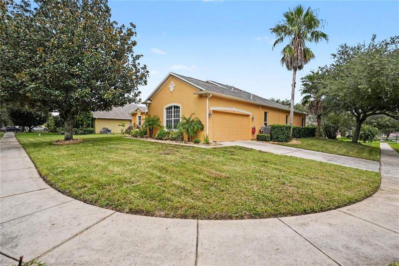 4 bedroom Single Family Residence at 316 Harts Oak Place, Lake Weeks Ph 2 And 3, Seffner — photo 4