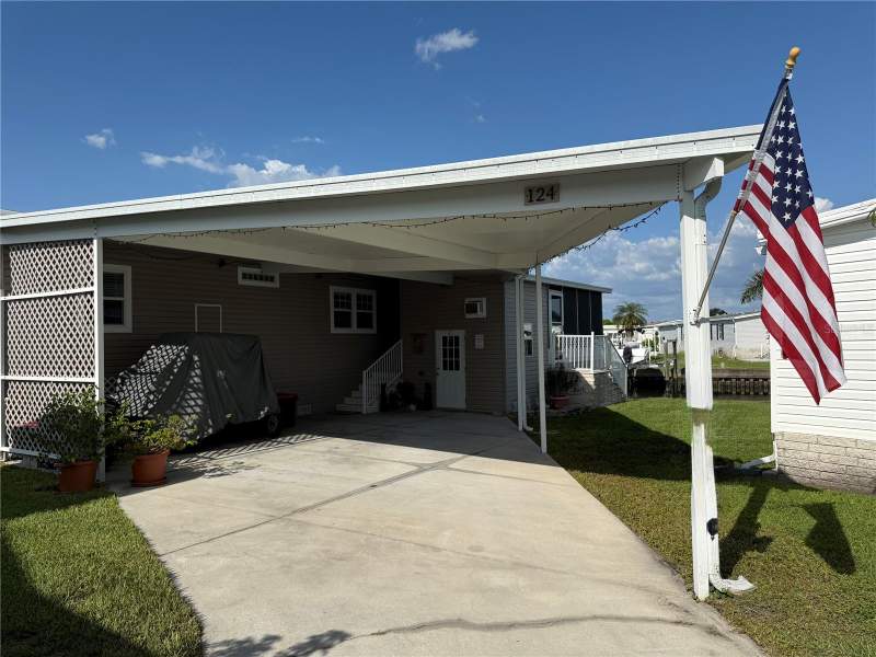 2 bedroom Manufactured Home at 124 Americana Court #214, Mobel Americana Mobile Home Park Unrec, St Petersburg — photo 2