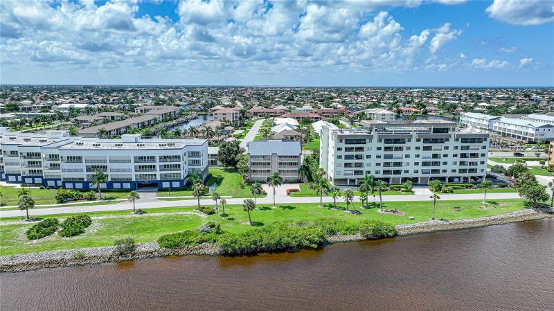 2 bedroom Condominium at 1477 Park Beach Circle #13, Park Bch Club Association Condo, Punta Gorda — photo 4