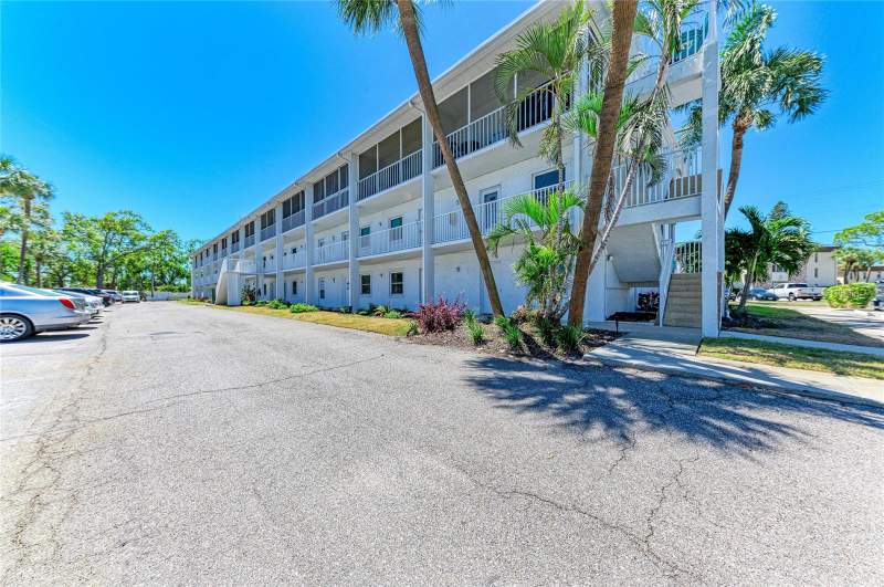 2 bedroom Condominium at 4920 38th Way #210, Moorings Of Maximo Condo, St Petersburg — photo 3