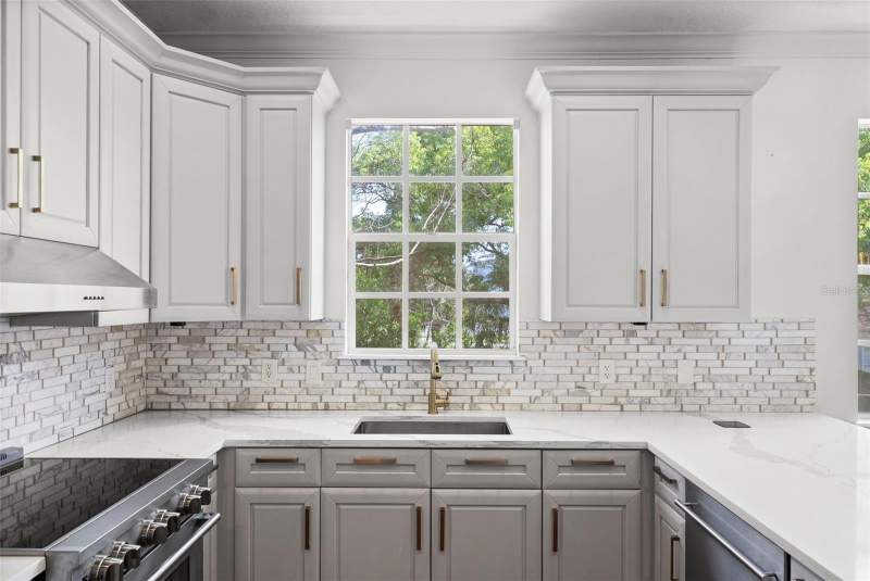 4 bedroom Townhouse at 2605 Espana Court, Audubon Villas Twnhms, Tampa — photo 5