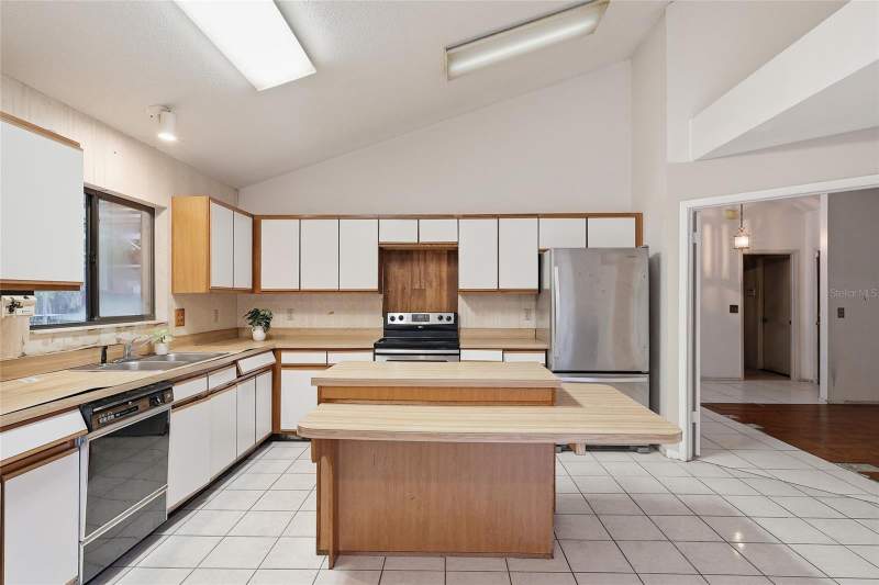4 bedroom Single Family Residence at 2939 Danforth Drive, Silver Ridge Ph 03, Orlando — photo 2