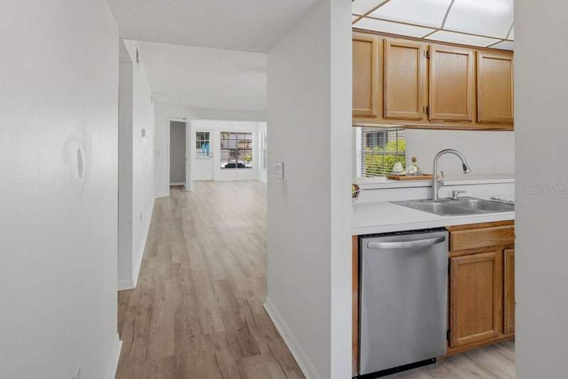 2 bedroom Condominium at 2400 Winding Creek Boulevard #20A-109, Winding Creek, Clearwater — photo 5