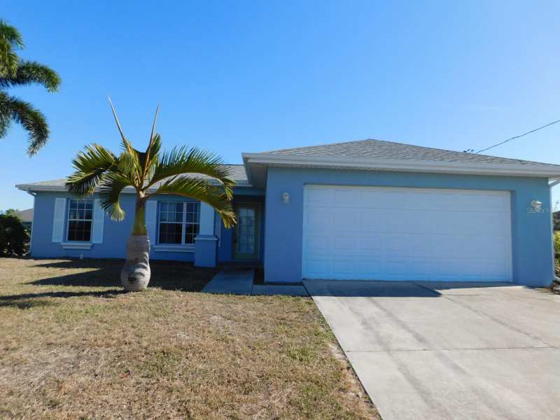 3 bedroom Single Family Residence at 4009 E Gator Circle, Cape Coral, Cape Coral — photo 1