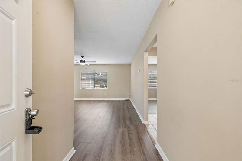 3 bedroom Single Family Residence at 8301 Iberia Place, Riverdale Sub Ph 2, Tampa — photo 5