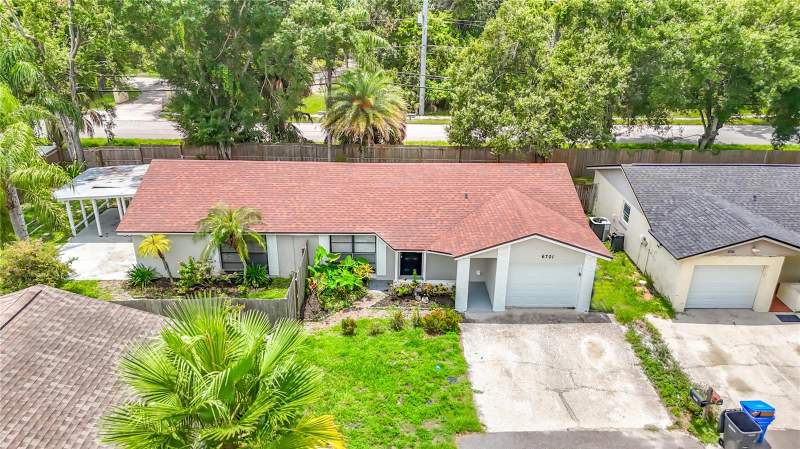 3 bedroom Single Family Residence at 6701 Village Grove Court, Timberlane Sub Unit 6, Tampa — photo 2