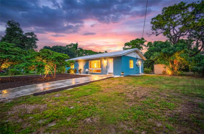 2 bedroom Single Family Residence at 1322 Manasota Beach Road, Florida Tropical Homesites & Little Farms, Englewood — photo 1