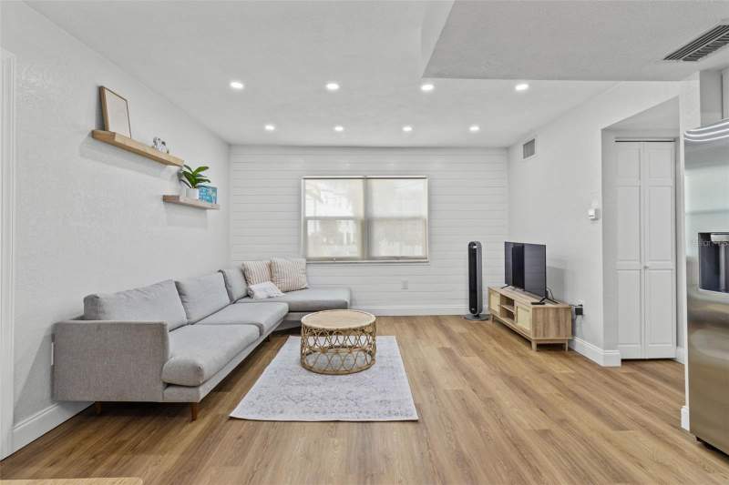 1 bedroom Condominium at 9895 1st Street #5, Carefree Apts Condo, Treasure Island — photo 5