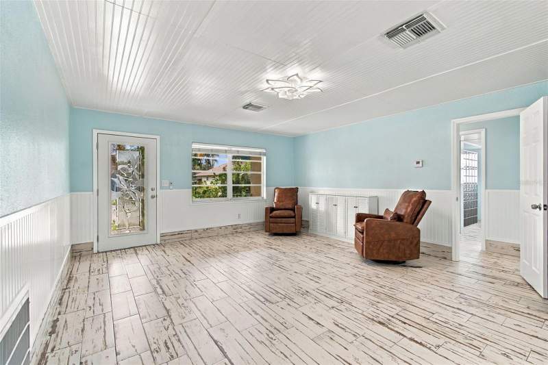 2 bedroom Single Family Residence at 3031 Muir Street, Aloha Gardens, Holiday — photo 5