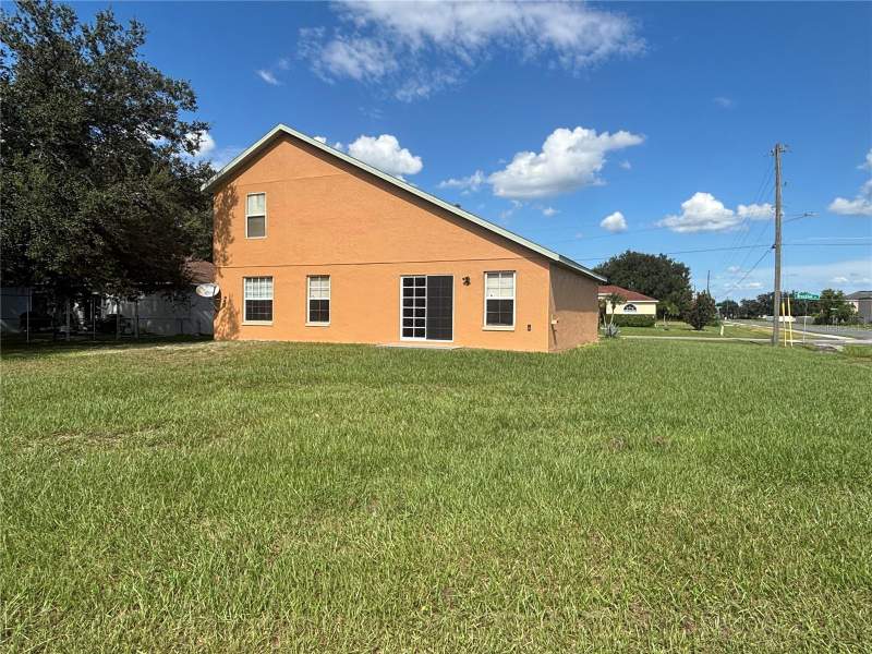 5 bedroom Single Family Residence at 664 Brockton Drive, Poinciana Village 2 Nbhd 3, Kissimmee — photo 3