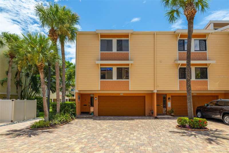 3 bedroom Townhouse at 533 Sandy Hook Road, Village Of Paradise Island, Treasure Island — photo 1