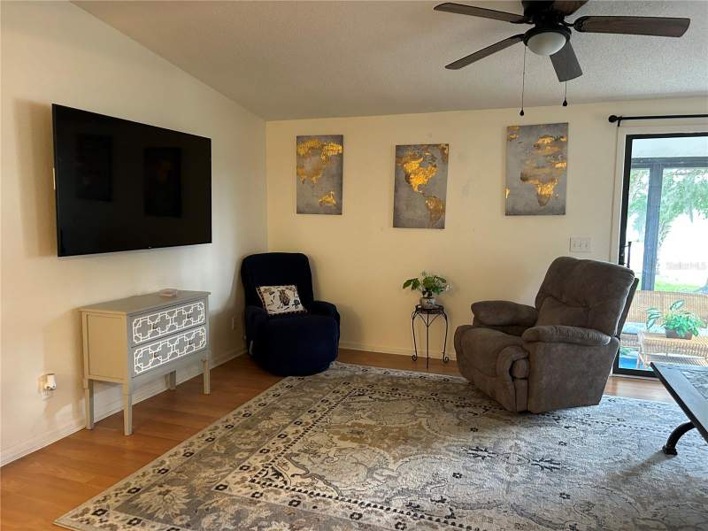 2 bedroom Manufactured Home at 1709 E Schwartz Boulevard, Lady Lake Orange Blossom Gardens Unit 10, Lady Lake — photo 5