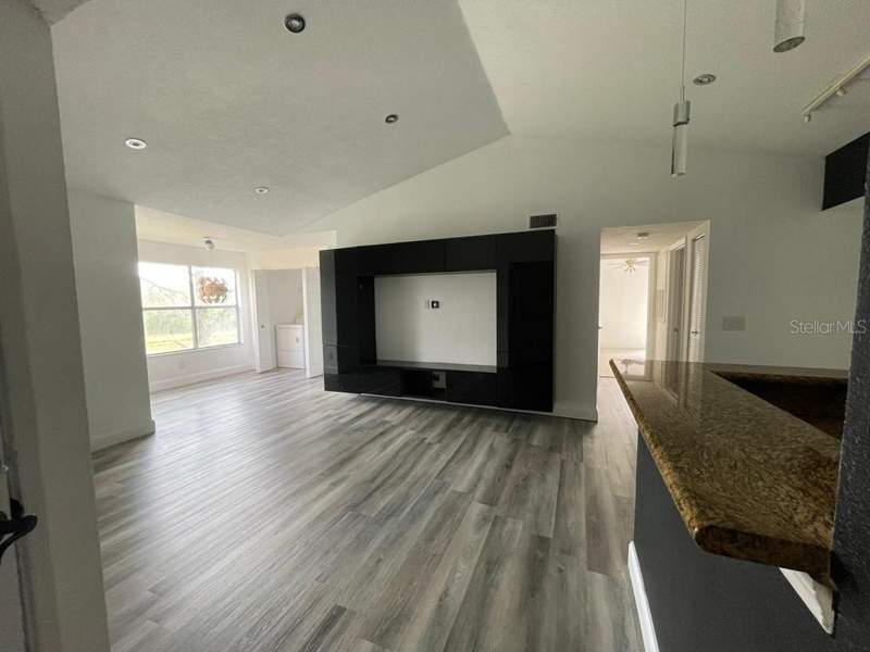2 bedroom Condominium at 5140 Conroy Road #37, Residences/Villa Medici, Orlando — photo 2