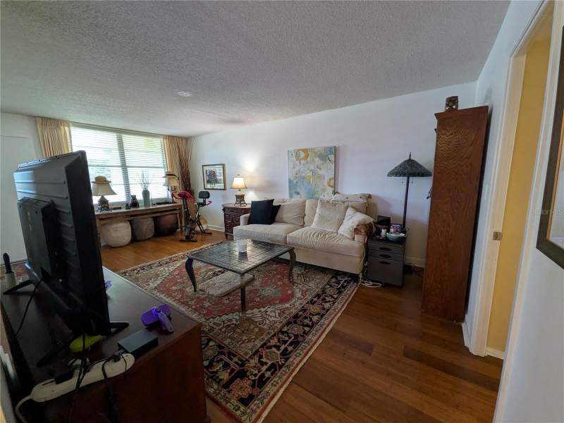 1 bedroom Condominium at 4885 1st Street #216, Winston Park Northeast, St Petersburg — photo 4