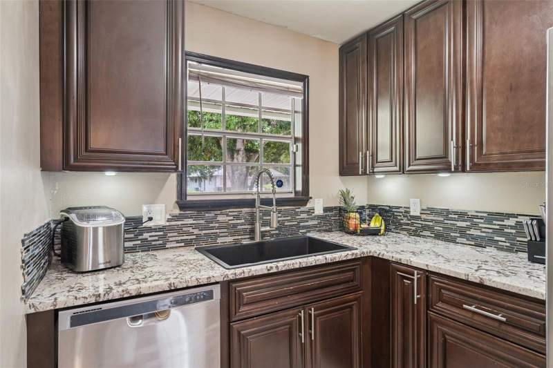 3 bedroom Single Family Residence at 3102 Garden Court, The Gardens, St Cloud — photo 5