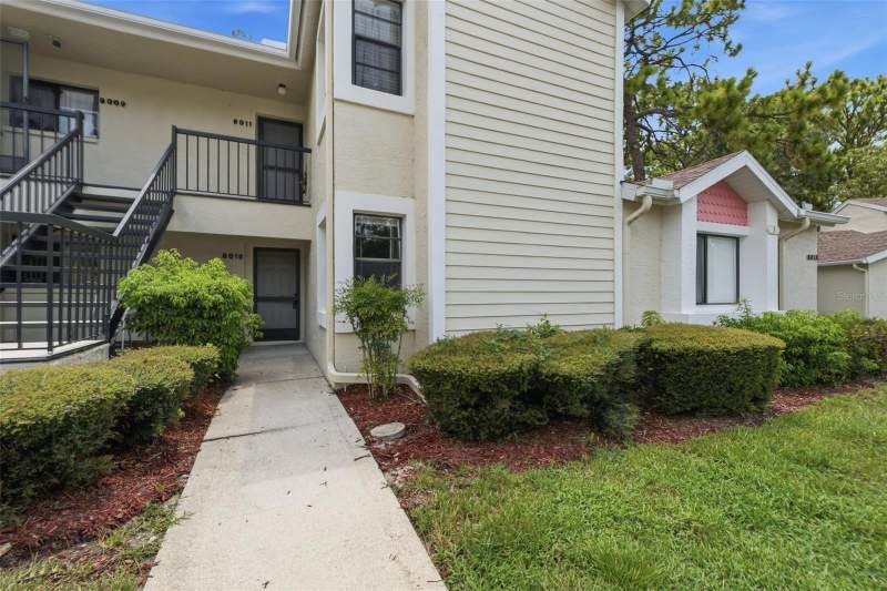 8013 PICKETTS COURT #1