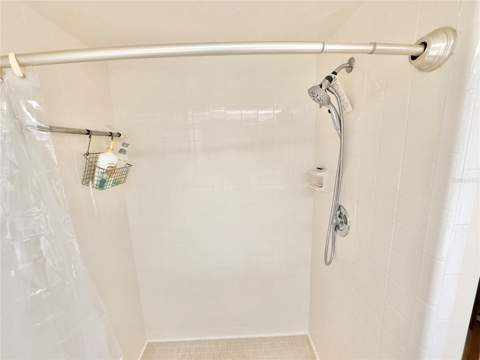 209 W Delaware Street, Tavares FL - photo 24 of 85
