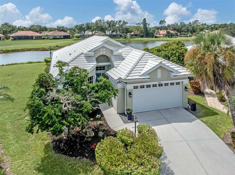 3 bedroom Single Family Residence at 565 Fallbrook Drive, Venice Golf & Country Club Unit 02B, Venice — photo 1