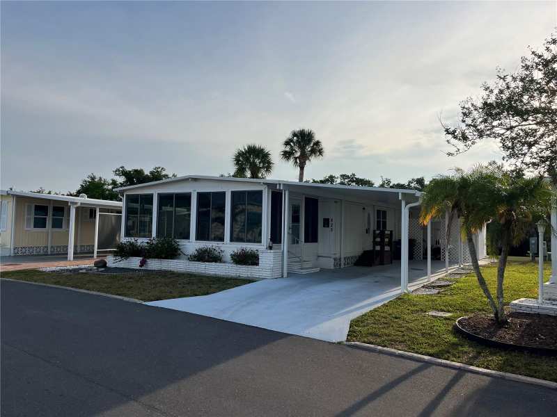 2 bedroom Manufactured Home at 825 Jolanda Circle, Venice Isle, Venice — photo 1