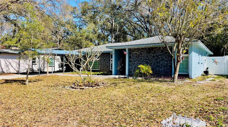 3 bedroom Single Family Residence at 14809 Tulip Drive, Floral Gardens Unit 4, Tampa — photo 3