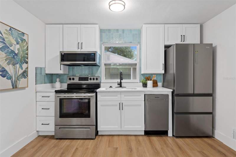 3 bedroom Single Family Residence at 3820 40th Avenue, Midway Sub, St Petersburg — photo 4