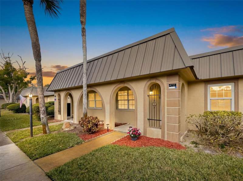 1 bedroom Condominium at 4233 Stratford Drive #D, Gardens Beacon Square, New Port Richey — photo 2